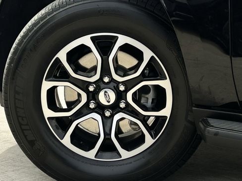 Used 2024 Ford Expedition Max XLT image 12