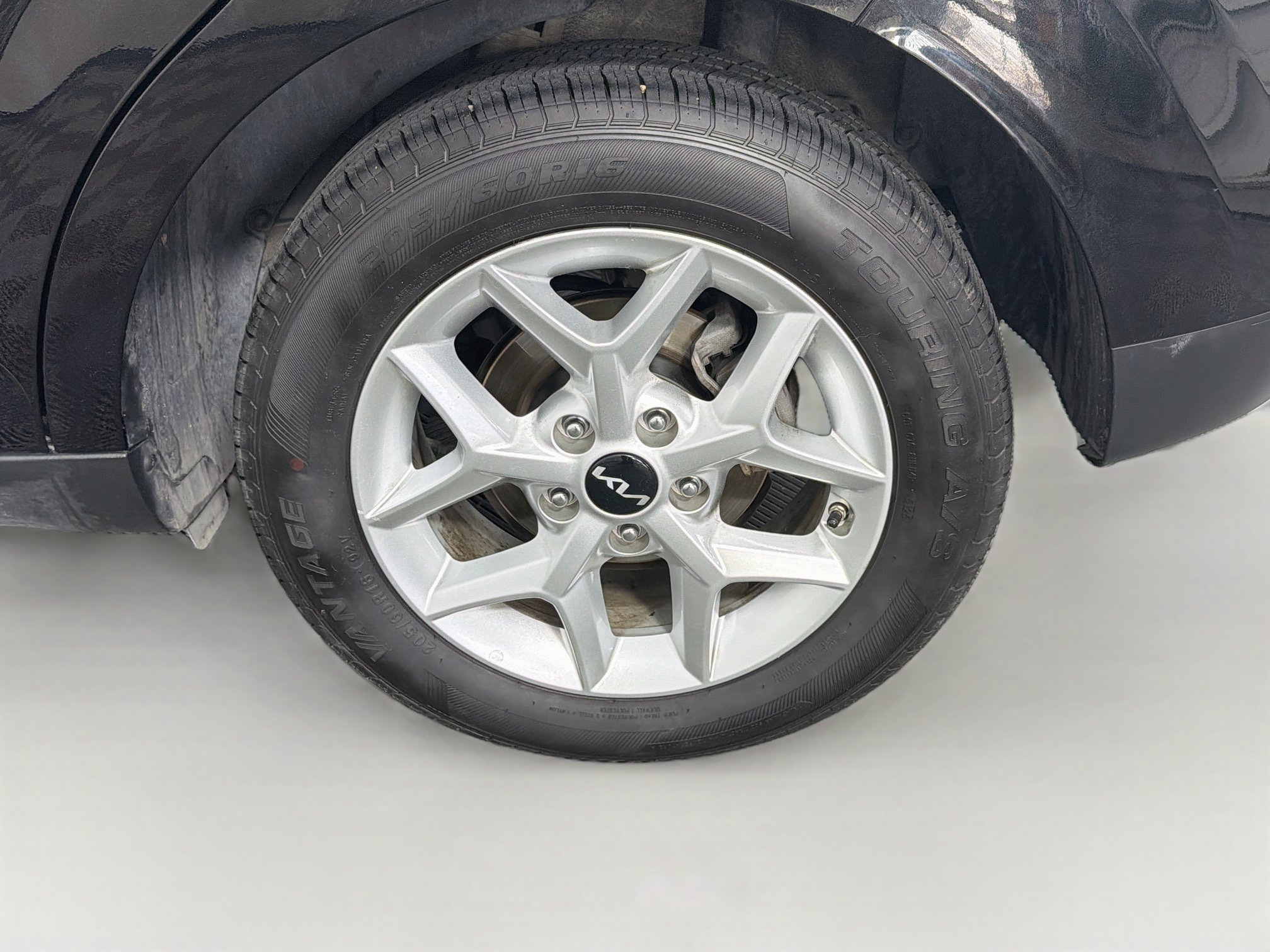 Used 2025 Kia Soul LX w/ LX Technology Package FWD image 11