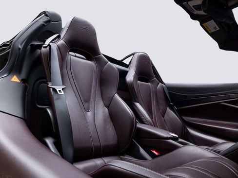 Used 2020 McLaren 720S Spider image 17