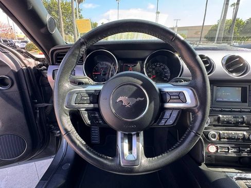 Used 2017 Ford Mustang Coupe RWD image 15