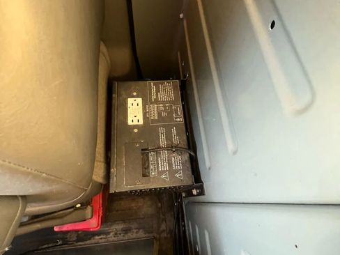 Used 2015 Chevrolet Express 2500 image 28