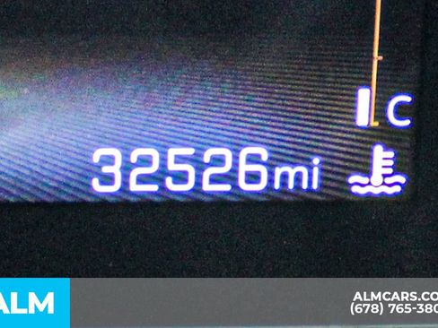 Used 2025 Chevrolet Trax LT FWD image 40