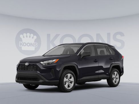 Used 2025 Toyota RAV4 LE AWD/4WD image 1