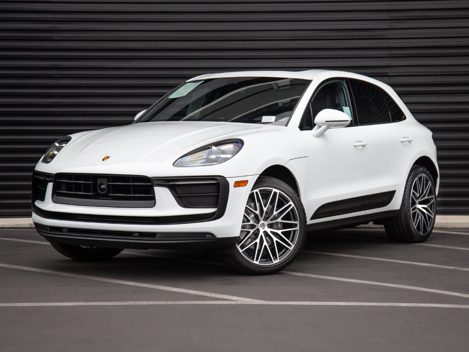Certified 2023 Porsche Macan AWD/4WD image 1
