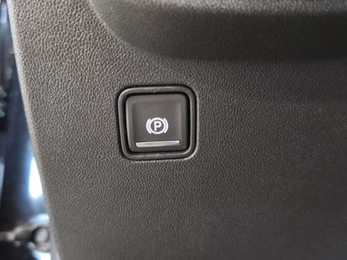 Used 2024 GMC Terrain SLE w/ LPO, Floor Liner Package FWD image 17