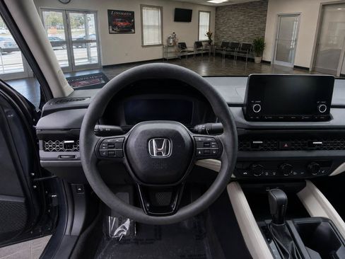 Used 2025 Honda Accord SE image 10