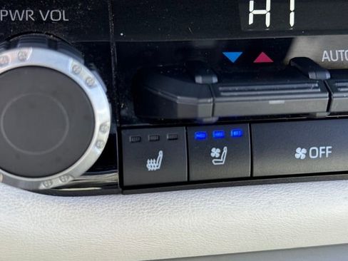 Used 2023 Toyota Tundra Capstone image 24