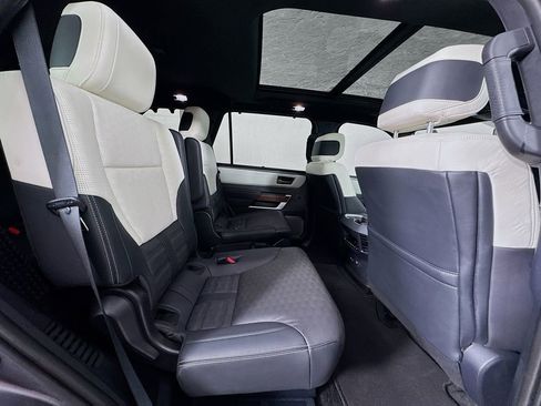 Used 2025 Toyota Sequoia Capstone image 31