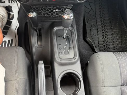 Used 2012 Jeep Wrangler Sahara w/ Connectivity Group AWD/4WD image 14