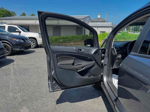 Used 2019 Ford EcoSport SE image 11