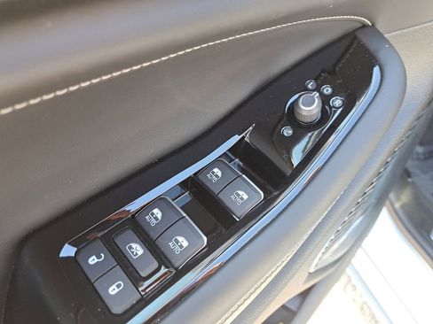 Used 2022 Jeep Grand Cherokee Overland w/ Luxury Tech Group IV image 16