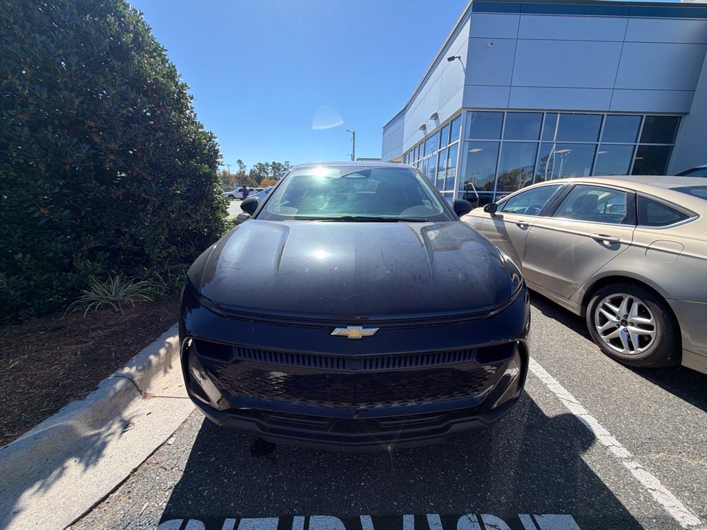 Used 2026 Chevrolet Equinox EV LT FWD image 2