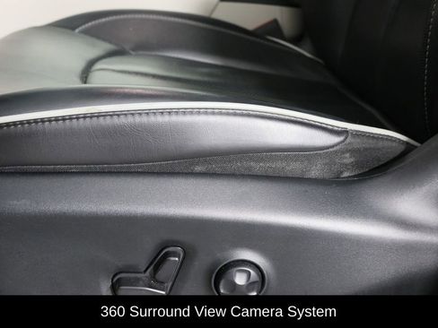 Used 2024 Chrysler Pacifica Limited w/ Uconnect Theater Family Group image 27