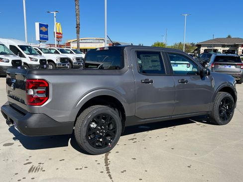New 2025 Ford Maverick XLT w/ XLT Luxury Package AWD/4WD image 5