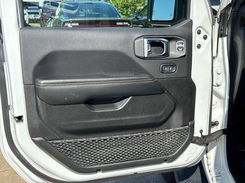 Used 2024 Jeep Wrangler Unlimited Sahara AWD/4WD image 47