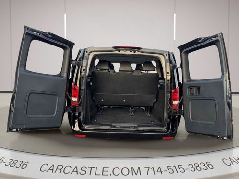 Used 2016 Mercedes-Benz Metris Passenger image 9