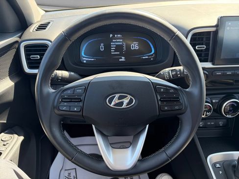 Used 2025 Hyundai Kona SEL FWD image 20