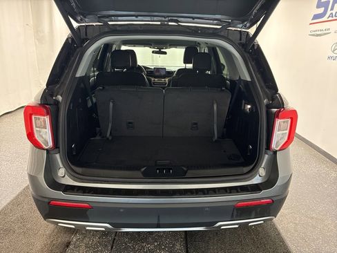 Used 2023 Ford Explorer XLT w/ Equipment Group 202A image 7