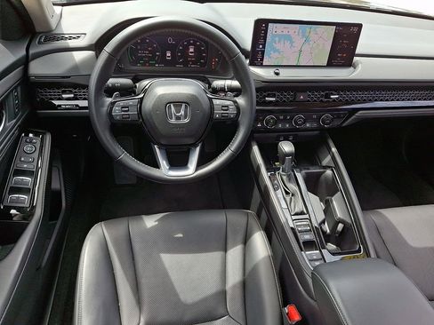 Used 2024 Honda Accord Touring image 11