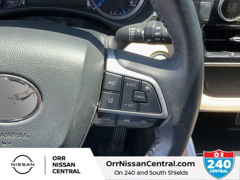 Used 2023 Toyota Highlander XLE AWD/4WD image 22