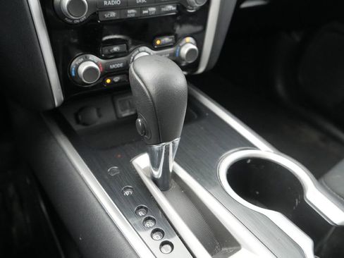 Used 2019 Nissan Pathfinder SV image 33