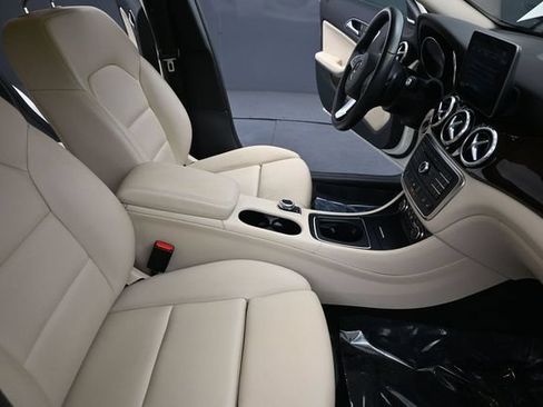 Used 2017 Mercedes-Benz GLA 250 4MATIC image 19