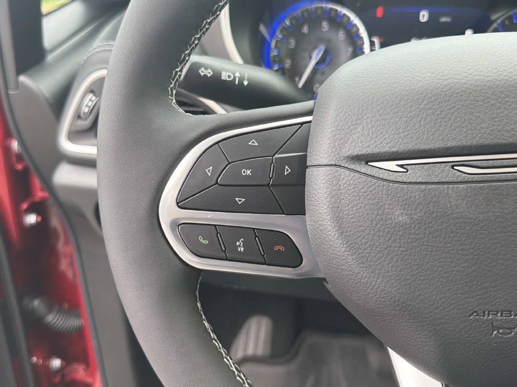 New 2027 Chrysler Pacifica Select AWD/4WD image 11