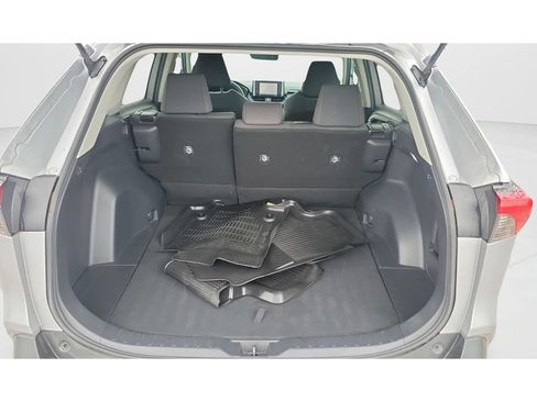 Used 2022 Toyota RAV4 LE AWD/4WD image 9