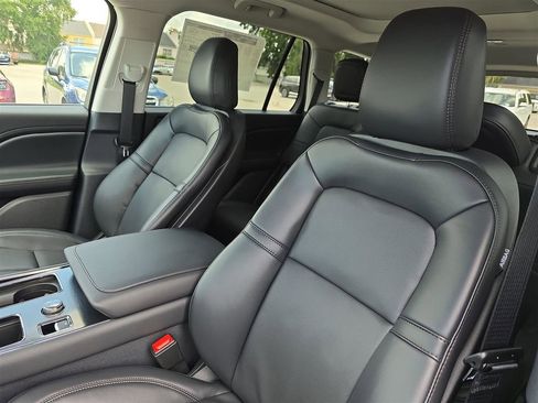 New 2025 Lincoln Aviator 2WD w/ Equipment Group 101A image 17