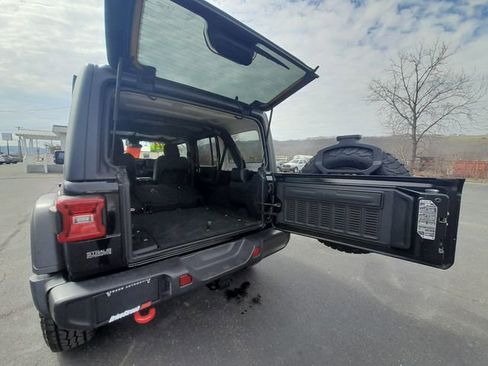 Used 2024 Jeep Wrangler Unlimited Rubicon AWD/4WD image 47