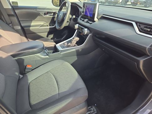 Used 2024 Toyota RAV4 XLE image 31