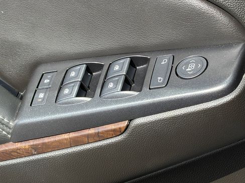 Used 2020 Chevrolet Tahoe LS RWD image 16
