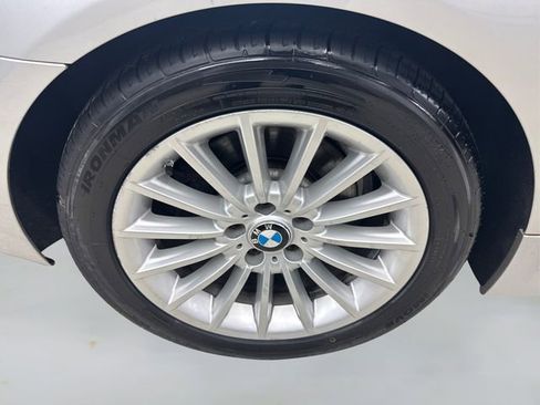 Used 2011 BMW 535i xDrive Sedan image 16