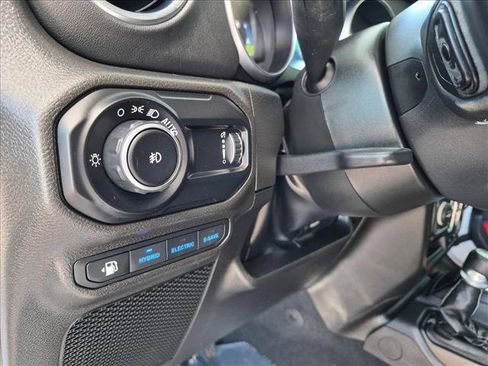 Used 2023 Jeep Wrangler Unlimited Sahara w/ Cold Weather Group AWD/4WD image 16