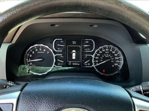 Used 2018 Toyota Tundra SR5 w/ SR5 Upgrade Package AWD/4WD image 16