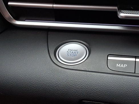 Certified 2024 Hyundai Elantra SEL FWD image 26