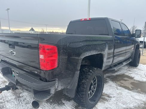 Used 2018 Chevrolet Silverado 2500 LT w/ Midnight Edition image 8