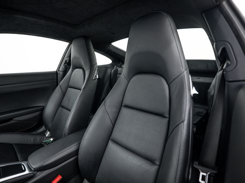 Certified 2017 Porsche 911 Carrera RWD image 21