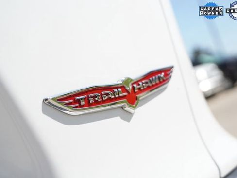 Used 2022 Jeep Cherokee Trailhawk image 14