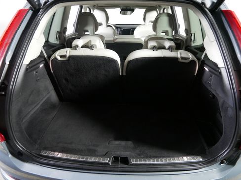 Used 2020 Volvo XC90 T6 Momentum image 18