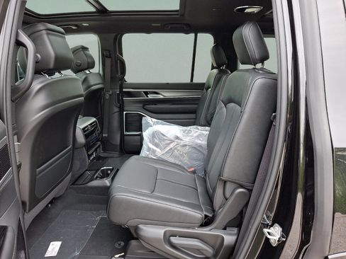 New 2026 Jeep Grand Wagoneer Limited AWD/4WD image 5