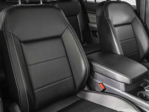 Certified 2023 Volkswagen Atlas Cross Sport SE image 46