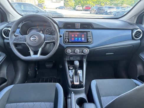 Used 2025 Nissan Versa SV FWD image 31