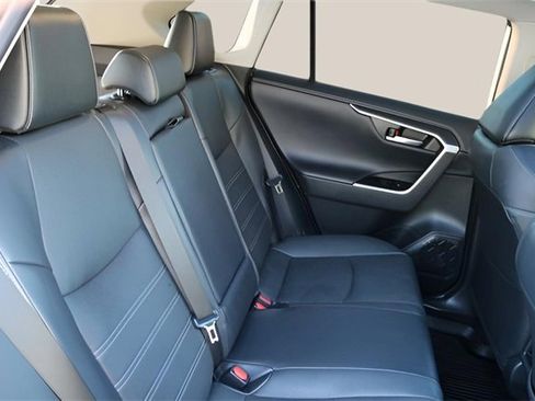 Used 2023 Toyota RAV4 Limited image 17