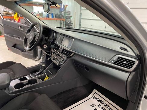 Used 2018 Kia Optima LX FWD image 19
