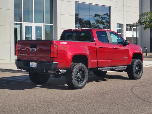 Used 2017 Chevrolet Colorado Z71 AWD/4WD image 5