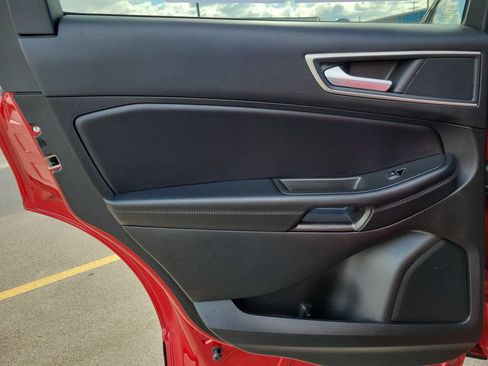 Used 2024 Ford Edge SEL w/ Convenience Package AWD/4WD image 11