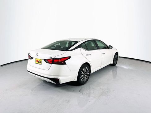 New 2025 Nissan Altima 2.5 SV image 7