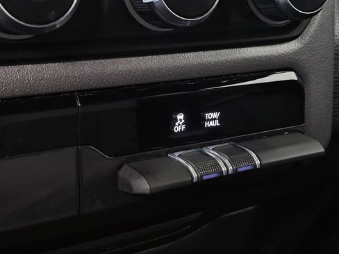 Used 2022 RAM 1500 Big Horn AWD/4WD image 34