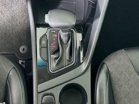 Used 2022 Kia Niro EX image 24